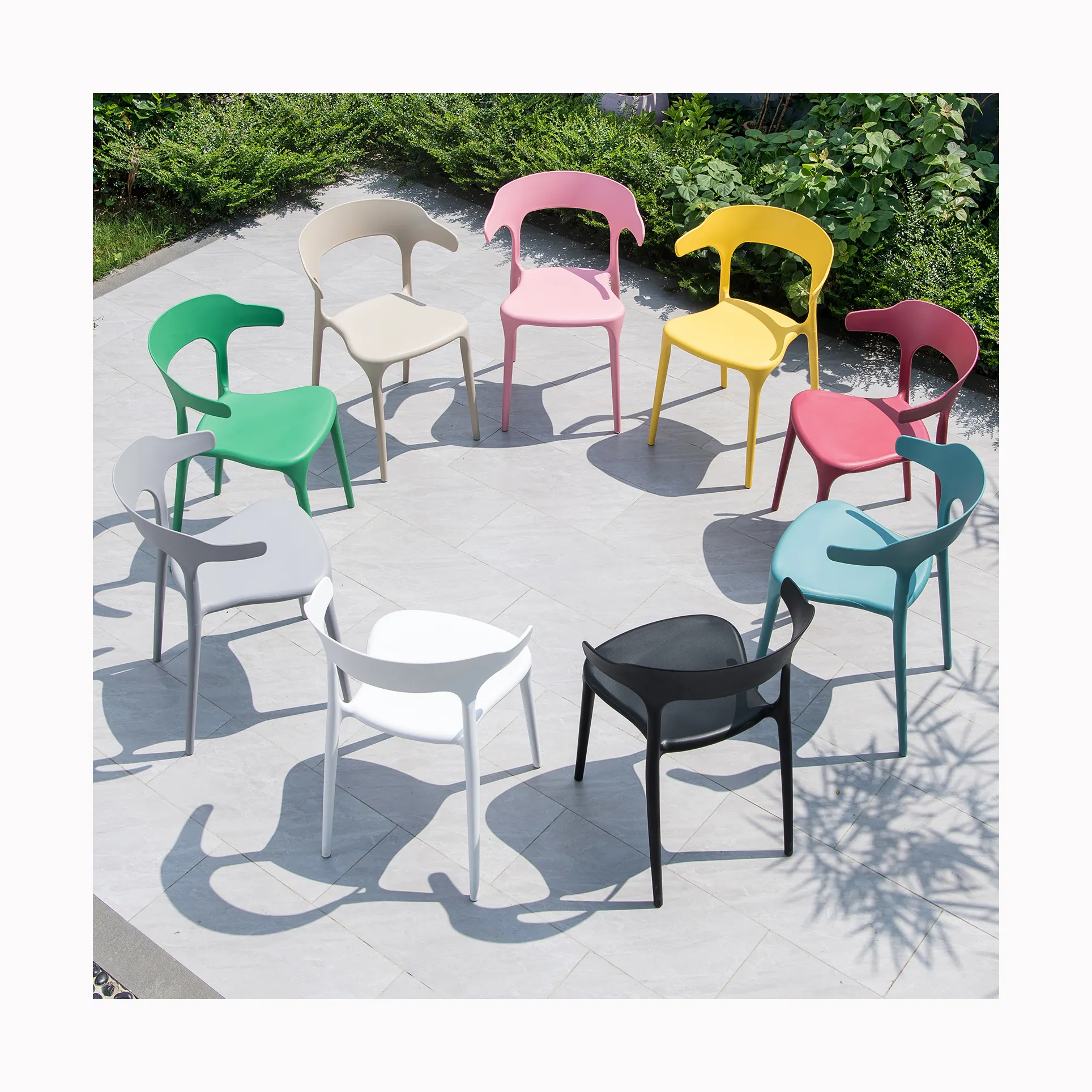 Cadeira e mesa de plástico empilhável para jardim/jantar/ao ar livre de alta qualidade de fábrica no atacado