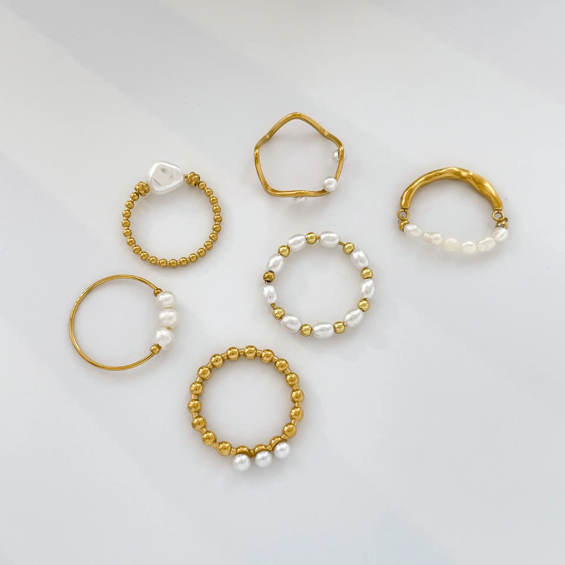 Alla moda placcato 18K oro acqua dolce anelli di perle bohémien in acciaio inox gioielli anello in acciaio per le signore regali
