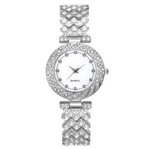2024 New Fashionable Moissanitet Watches Women's Round Hands Versatile Quartz Iced Out Quartz Watch