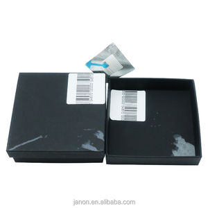 Código de barras blanco con alta adherencia en la superficie de la joyería con función antirrobo Security Am Soft Label - Product Image 5