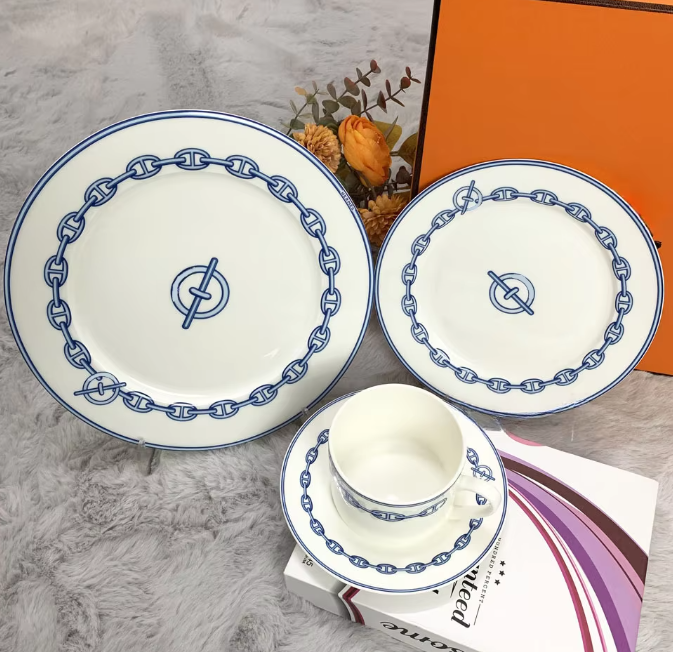Juego de 4 piezas azul blanco.