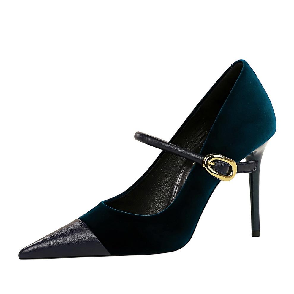 แซฟไฟร์บลู