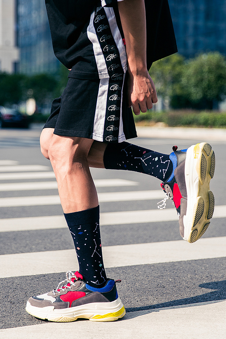 Fashion Trend Non Slip Calf Socks Street Hip Hop Skateboard Cartoon Casual Mid Calf Socks Men Crew Sports Socks