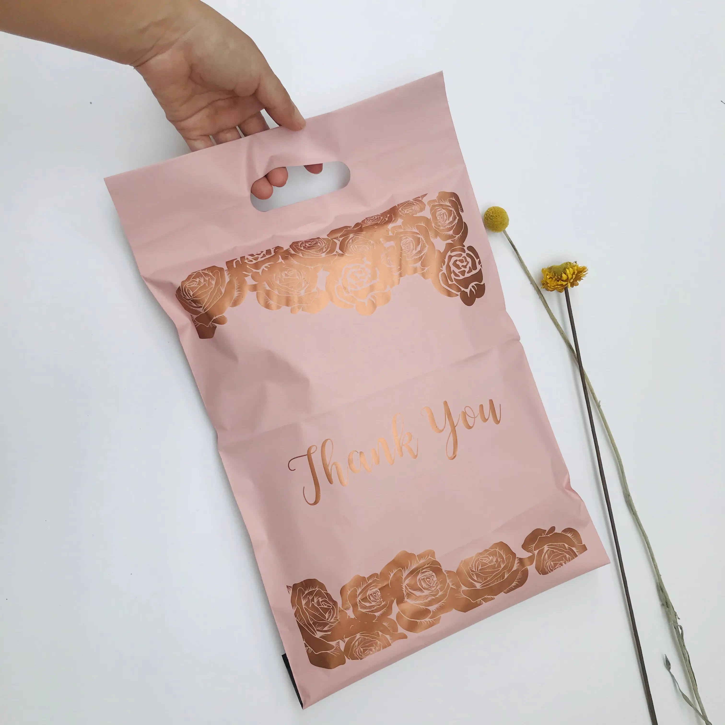 Bolsas de plástico con asa, sobre con logotipo de oro rosa impreso personalizado, envío por correo postal