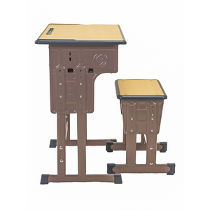 Contenedor de gran cantidad cargado con un solo escritorio de madera y una silla que proporcionan un conjunto de mobiliario escolar para niños africanos - Product Image 4