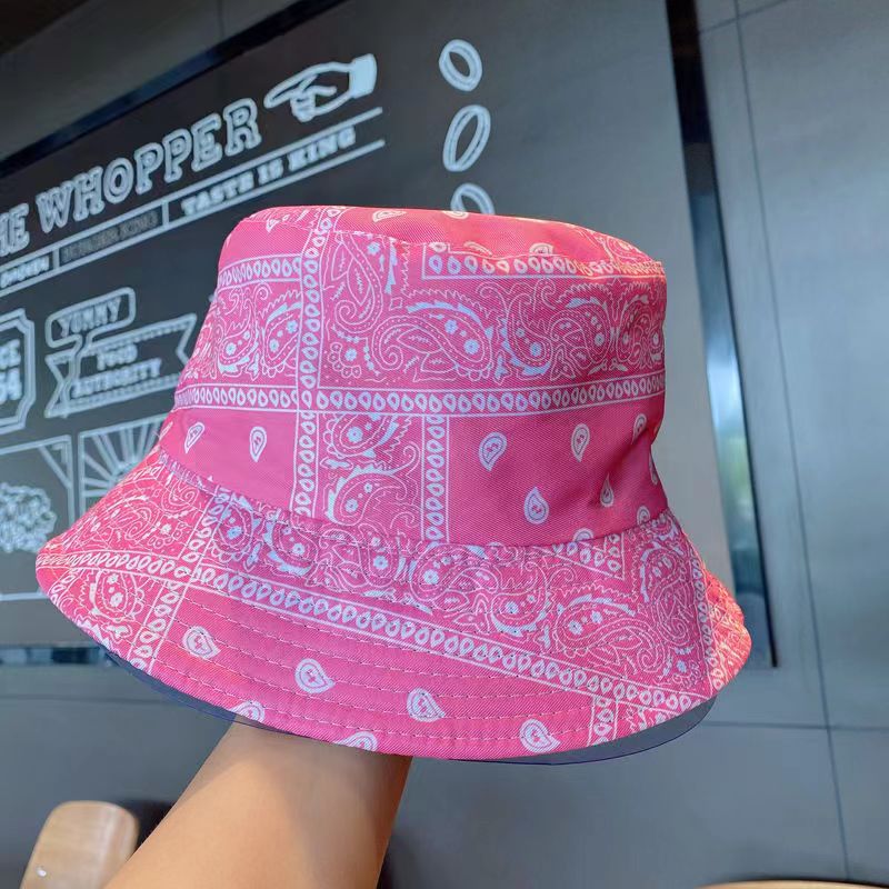 Chapeau rose rouge