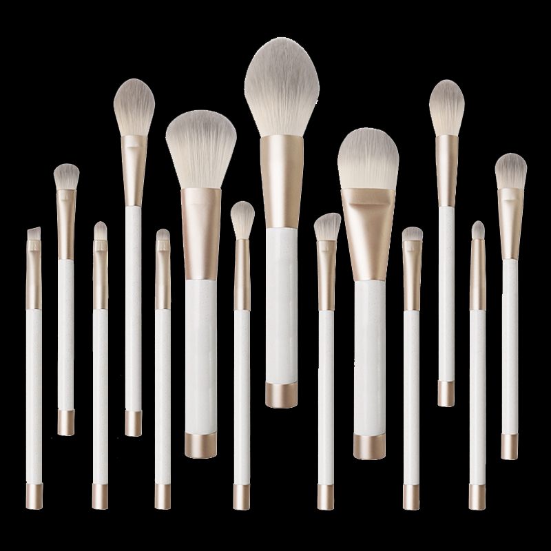 แปรงสีขาว