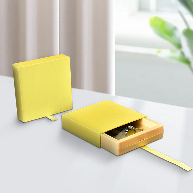 Yellow 7*7*2cm