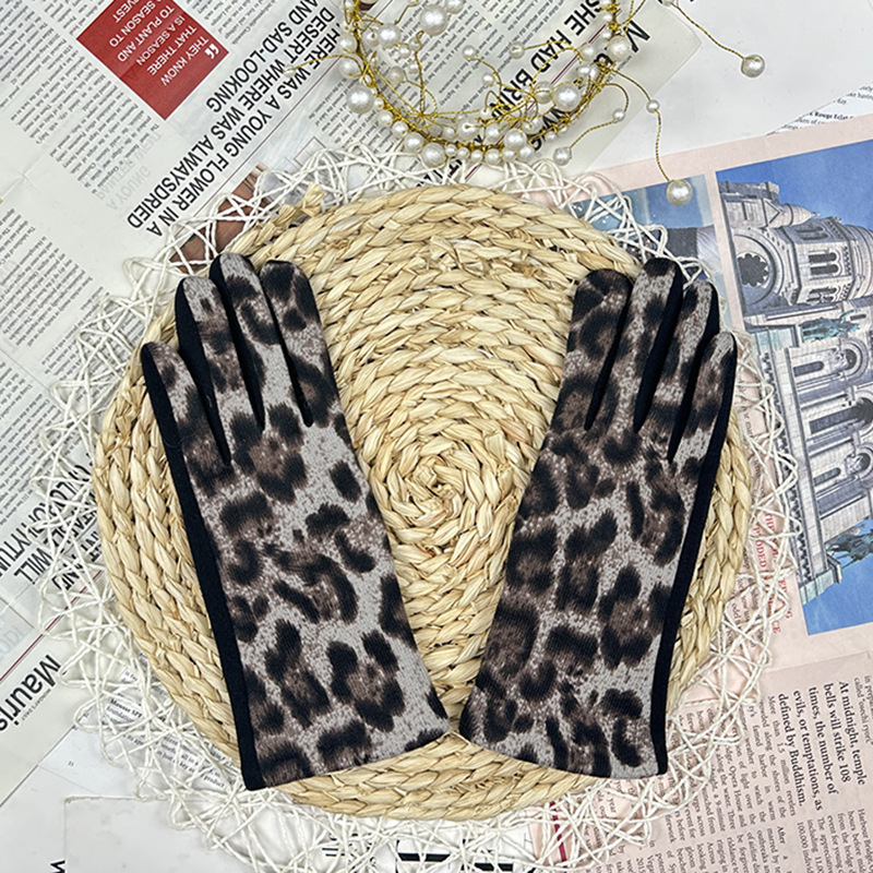 MM20708 #8 leopard colored 8