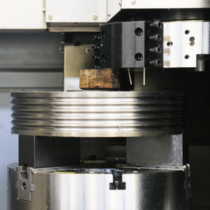 Tornio verticale automatico ad alta velocità CNC macchina utensile con sistema di controllo Siemens per la lavorazione dei metalli di media portata da Fanuc - Product Image 4
