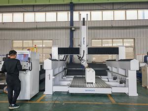 Máquina enrutadora CNC 3D de 4 ejes y 5 ejes de alta calidad con dispositivo giratorio y cabezal oscilante - Product Image 2