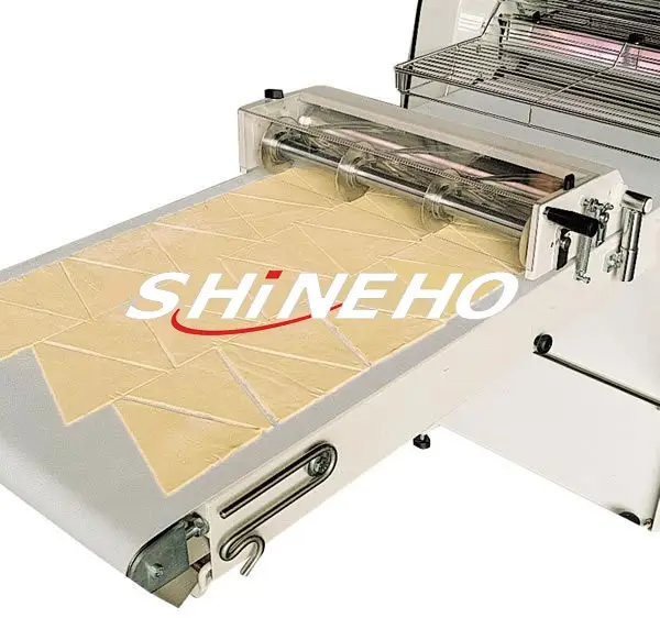 5000 pcs/h SHINEHO العلامة التجارية معدات المخابز كرواسون آلة قاطع العجائن الأسطوانة المغطي بملاءة