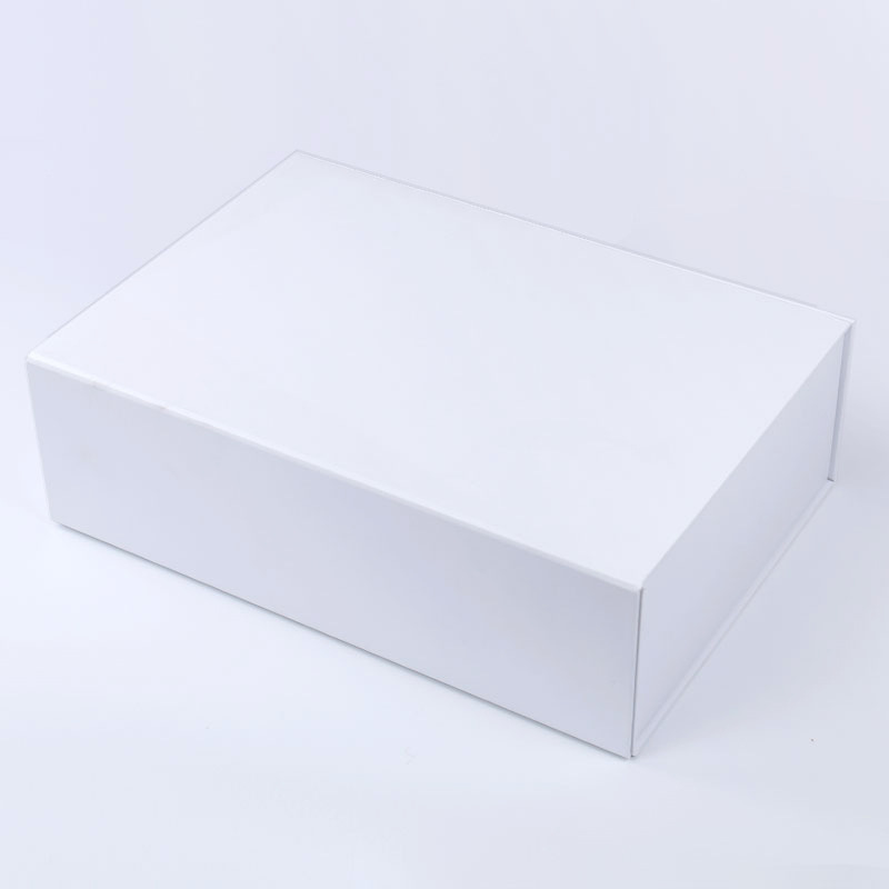 Foldable box (white) ribbon greeting card raffia