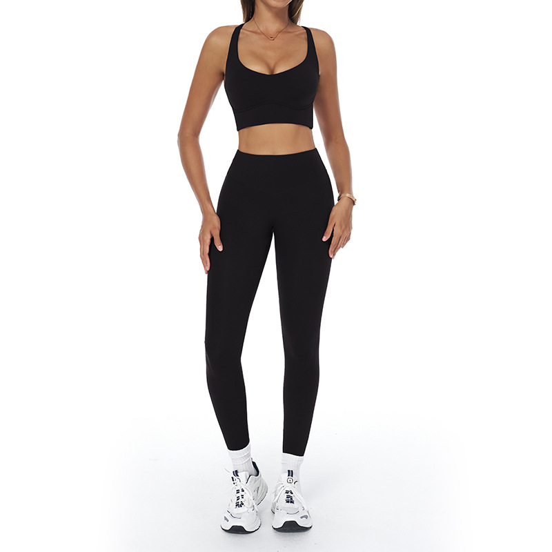 Black bra+leggings