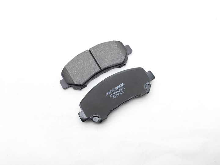 Automotive D1338-8449 GDB3467 Hot Selling Front Brake Pads Semi-metal Autoparts for NISSAN Rogue Juke Nismo SUZUKI Kizashi