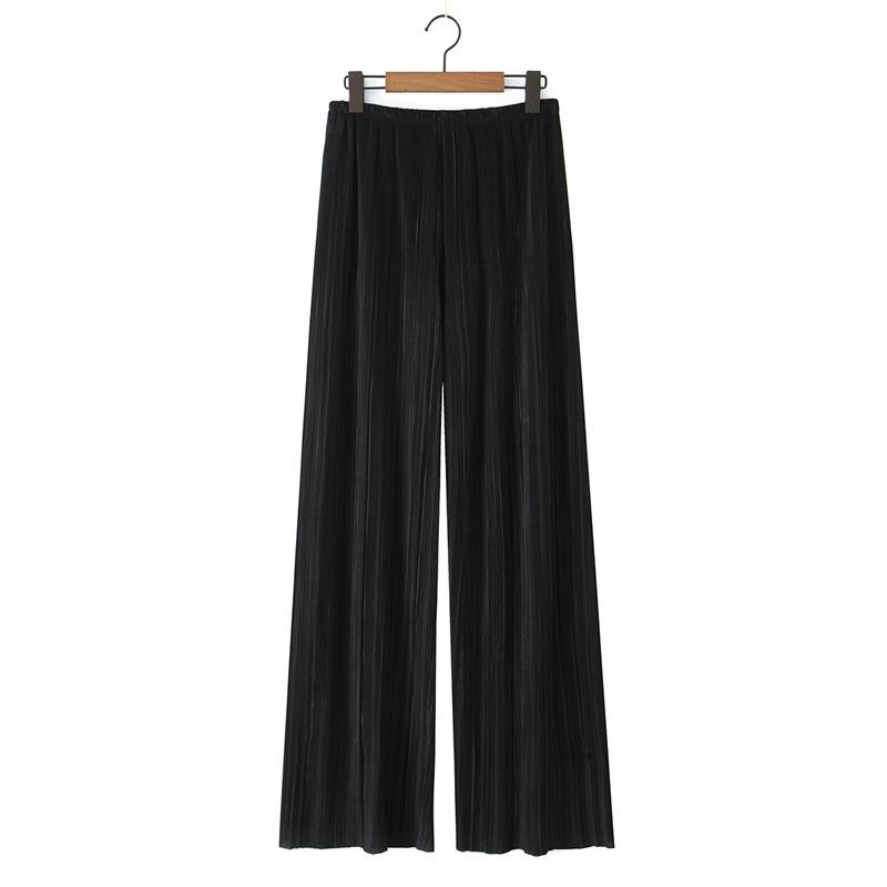 กางเกงสีดำในท้องฟ้ายามค่ำคืน