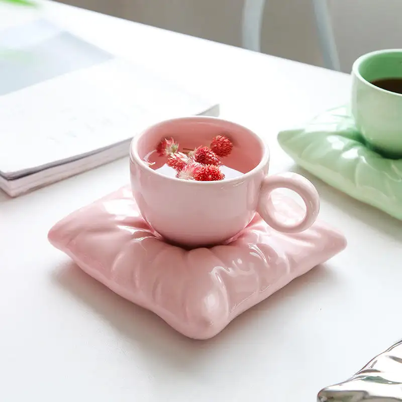 Nordic Creative Paar Geschenk Macaron Kissen geformte Keramik Kaffeetasse Porzellan Milch Tee tassen und Untertasse Set