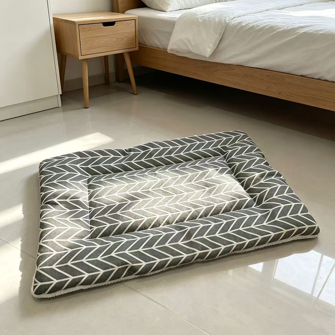 Gray stripes - a crisp and refreshing cotton-linen thick mattress