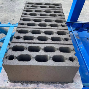 Máquina semiautomática de fabricación de bloques huecos, 220V, fabricante de ladrillos de hormigón de cemento con componentes de núcleo PLC, para fabricación de bloques - Product Image 1