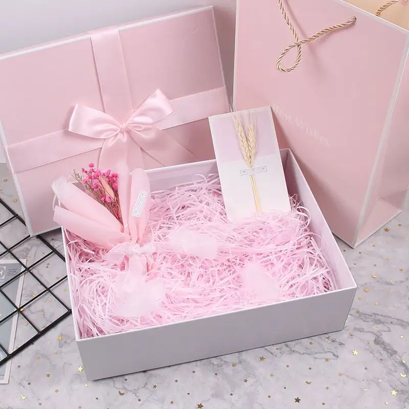 Boîte cadeau en carton rigide de luxe au design magnifique Emballage avec couvercle et base avec logo de taille personnalisée Boîte à bijoux