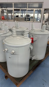 JIUZHOUGROUP Transformadores monofásicos sumergidos en aceite directos de fábrica 35kv Voltaje de entrada 11kv Voltaje de salida 50Hz Frecuencia