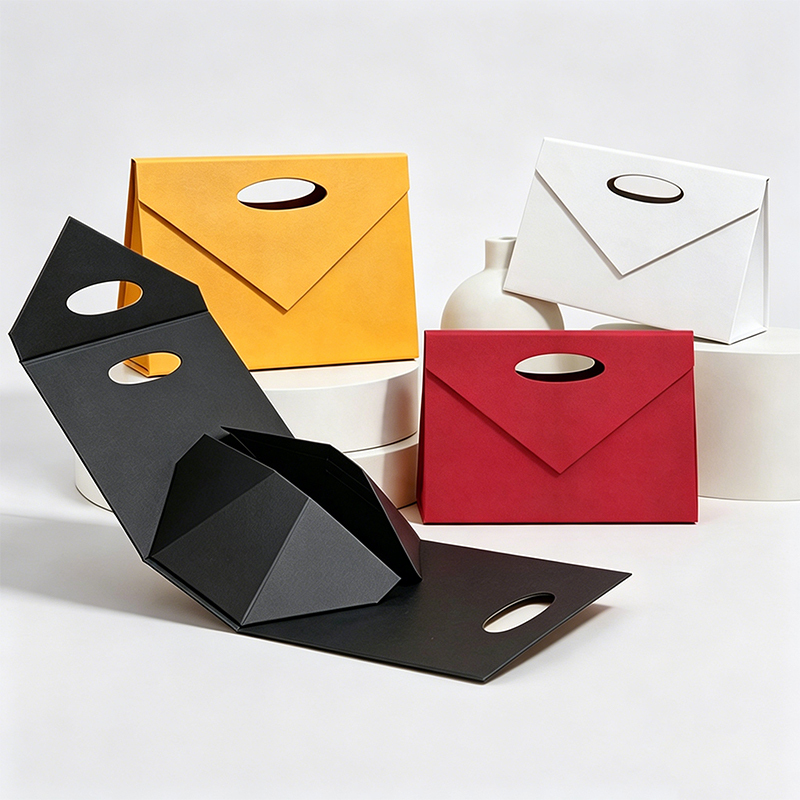 Boîte triangulaire pliante