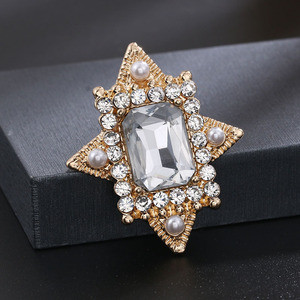 Versatile <strong>Brooch</strong> That Adds a Touch of Class to Your Attire, Featuring an Anti-slip Design, Both Clothing and Accessories - Product Image 3