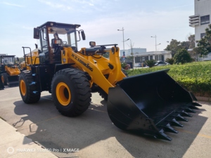 Lonking ZL50NC Loader Heavy-Duty <strong>Machine</strong> for <strong>Loading</strong> <strong>and</strong> <strong>Unloading</strong> Tasks - Product Image 3