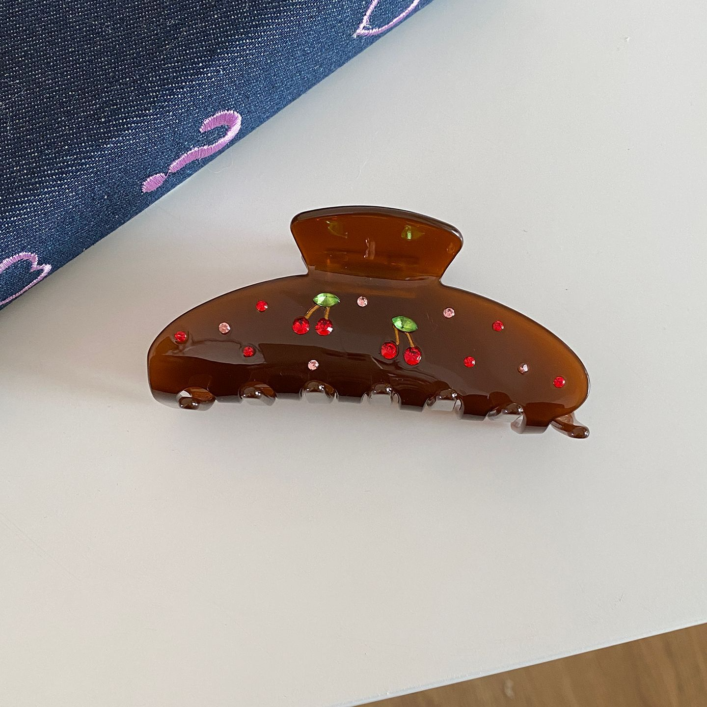 Diamantes de imitación color cereza marrón