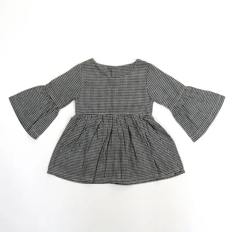 Vestido de bebê de algodão orgânico xadrez preto e branco com babado de manga longa e babado de alta qualidade personalizado fabricante