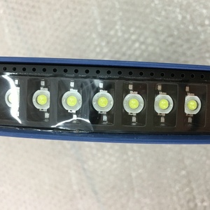 หลอดไฟชิป LED 0.5W 1W 3W 3.2-3.6V ชิปไดโอดปล่อยชิปพร้อมตัวสะท้อนแสงสำหรับสปอตไลท์หลอดไฟ DIY