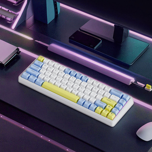 Teclado mecánico intercambiable de 68 teclas, interruptores personalizables, teclado RGB para juegos para PC inalámbrico con diseño compacto - Product Image 5
