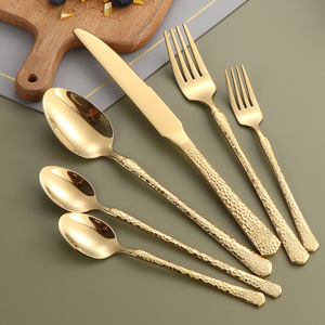 Silber Rose Gold schwarz plattiert moderne Besteck Löffel Gabel und Messer Edelstahl Besteck Set mit Wellenmuster Griff