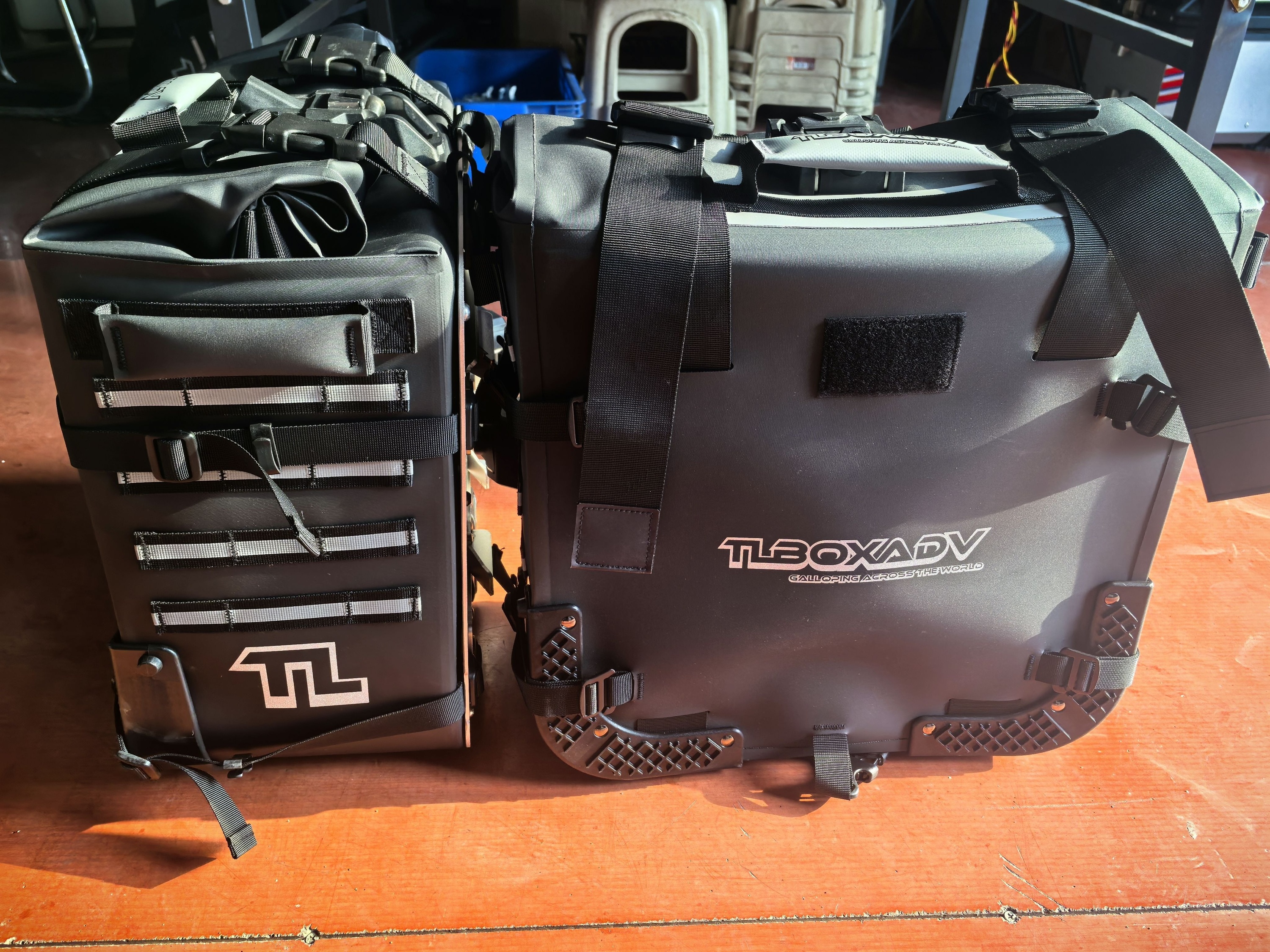 Hard-core soft armor waterproof side bag (40l/40)