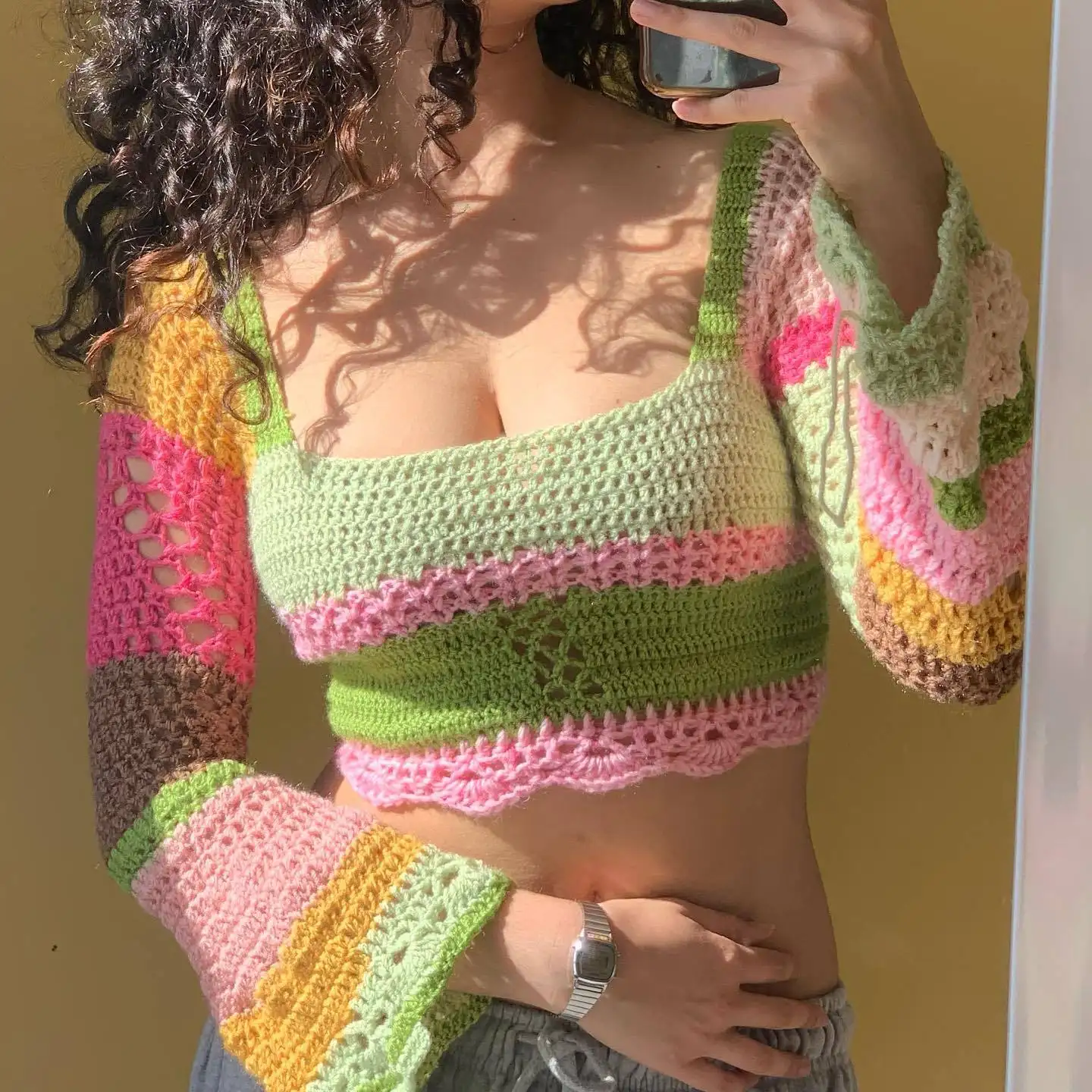 China Cardigan fábrica Popular personalizado cuello profundo hecho a mano Crochet Sexy Crop Top tejido mujer suéter para otoño