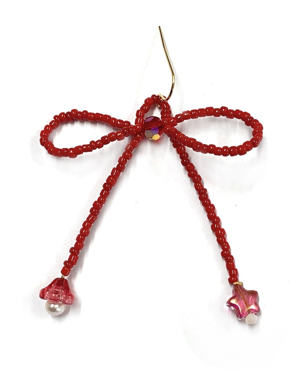 Boucle d'oreille rouge, vendue à l'unité.