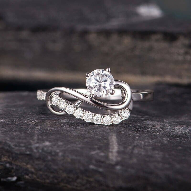 T0467 white gold