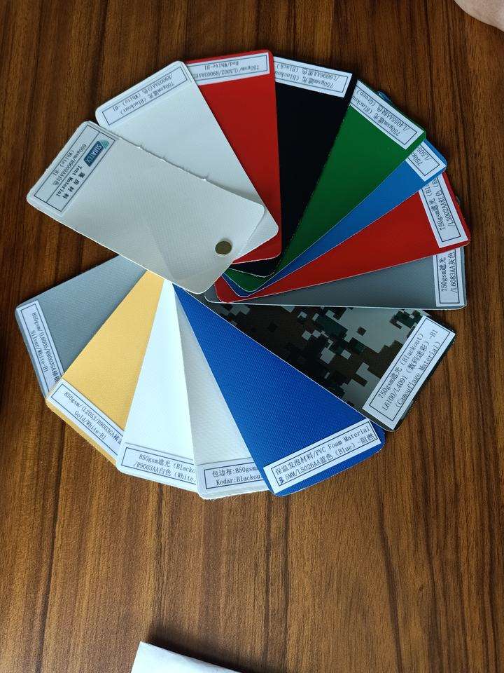 ผ้าพีวีซีที่กำหนดเอง