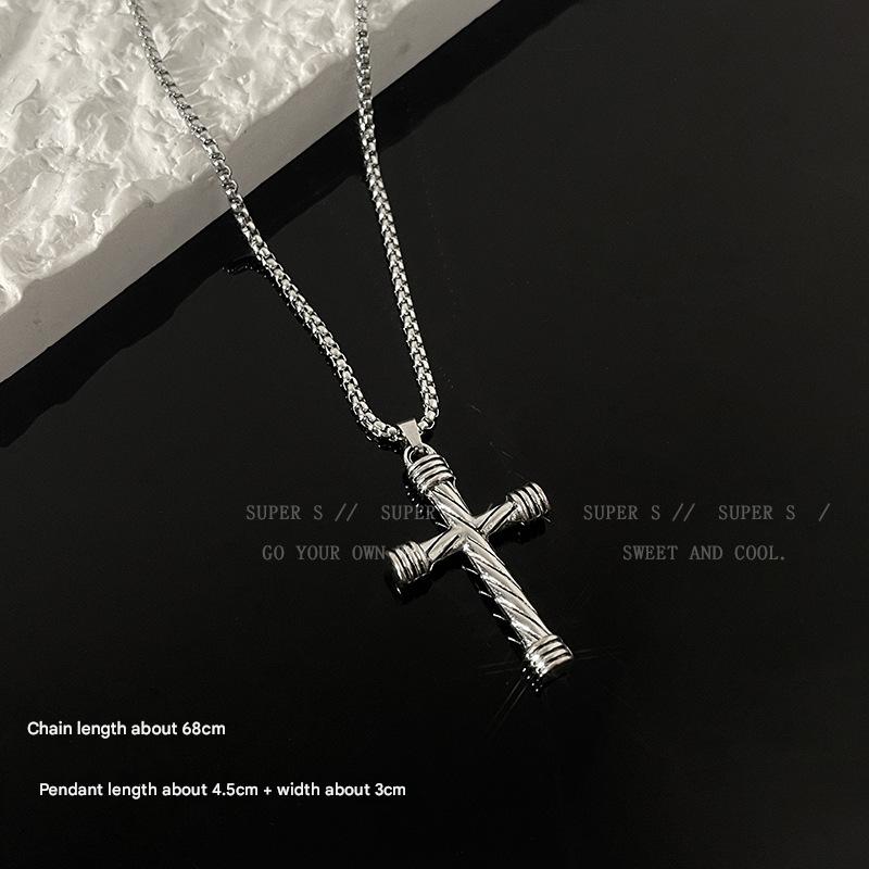 Le Collier Croix Cylindrique-Acier Titane