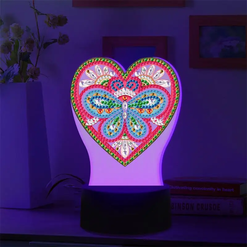Regalo a forma di cuore a farfalla di nuova concezione fai da te con lanterna a LED decorazione per la casa ornamenti da tavolo con pittura a diamante
