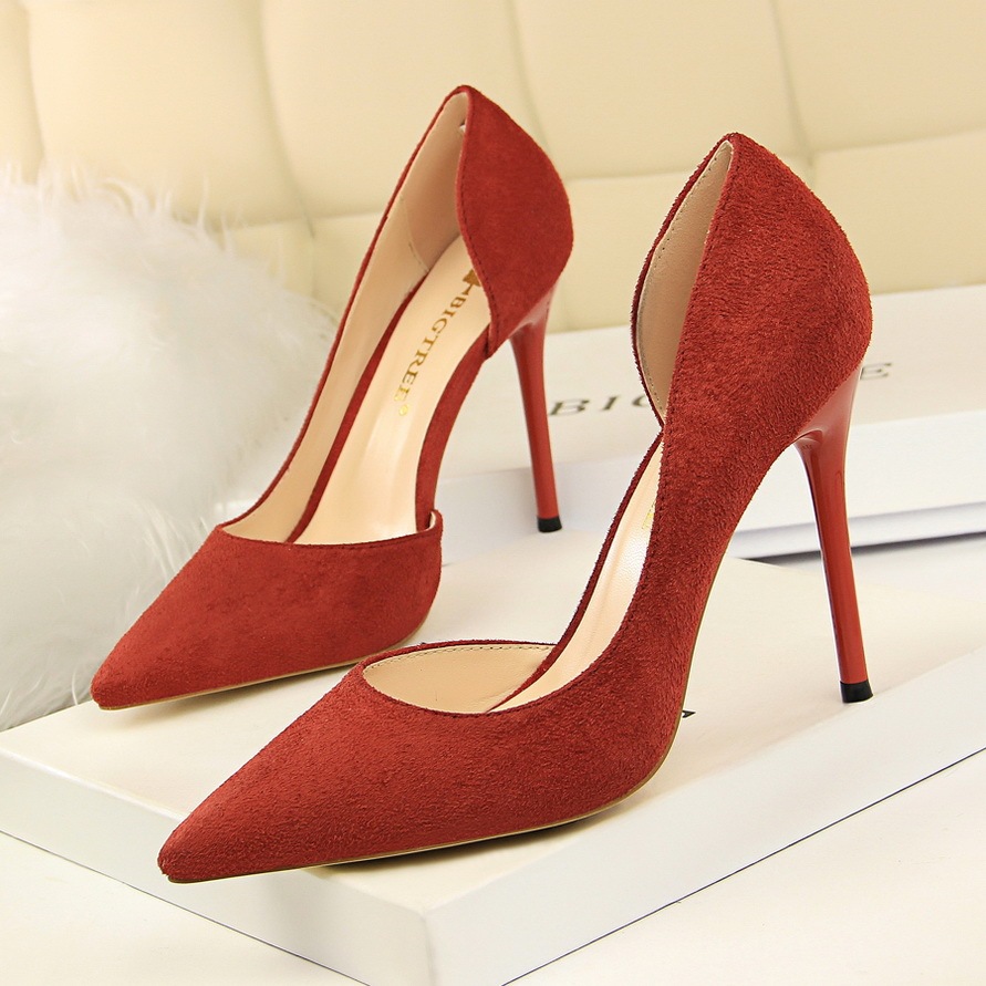 Wine red