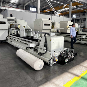 CNC-Stahlzylinderkopf-Spezialverarbeitungsmaschine und Gewindeschraubmaschine