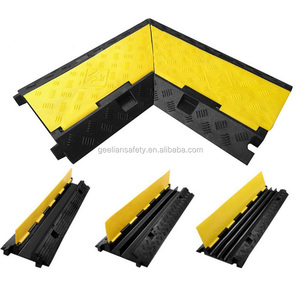 2020 Hot <strong>Design</strong> One Channel Cable <strong>Ramp</strong> Cable Protector Durable Reflective Rubber Speed Hump Speed Bump Rubber Cable <strong>Ramp</strong> - Product Image 4