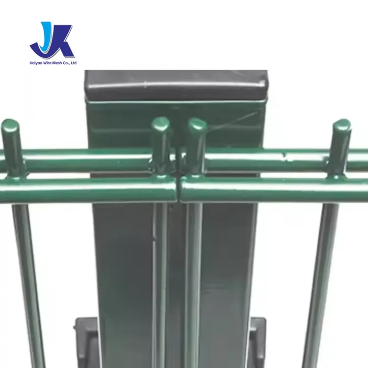 Valla de panel curvo soldado 3D/valla de alambre soldado reforzado con hormigón 6x6 2,0-3,8