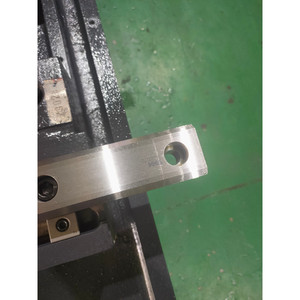 垂直金属3軸CNCフライス盤センター変形を恐れず高強度切削 - Product Image 3