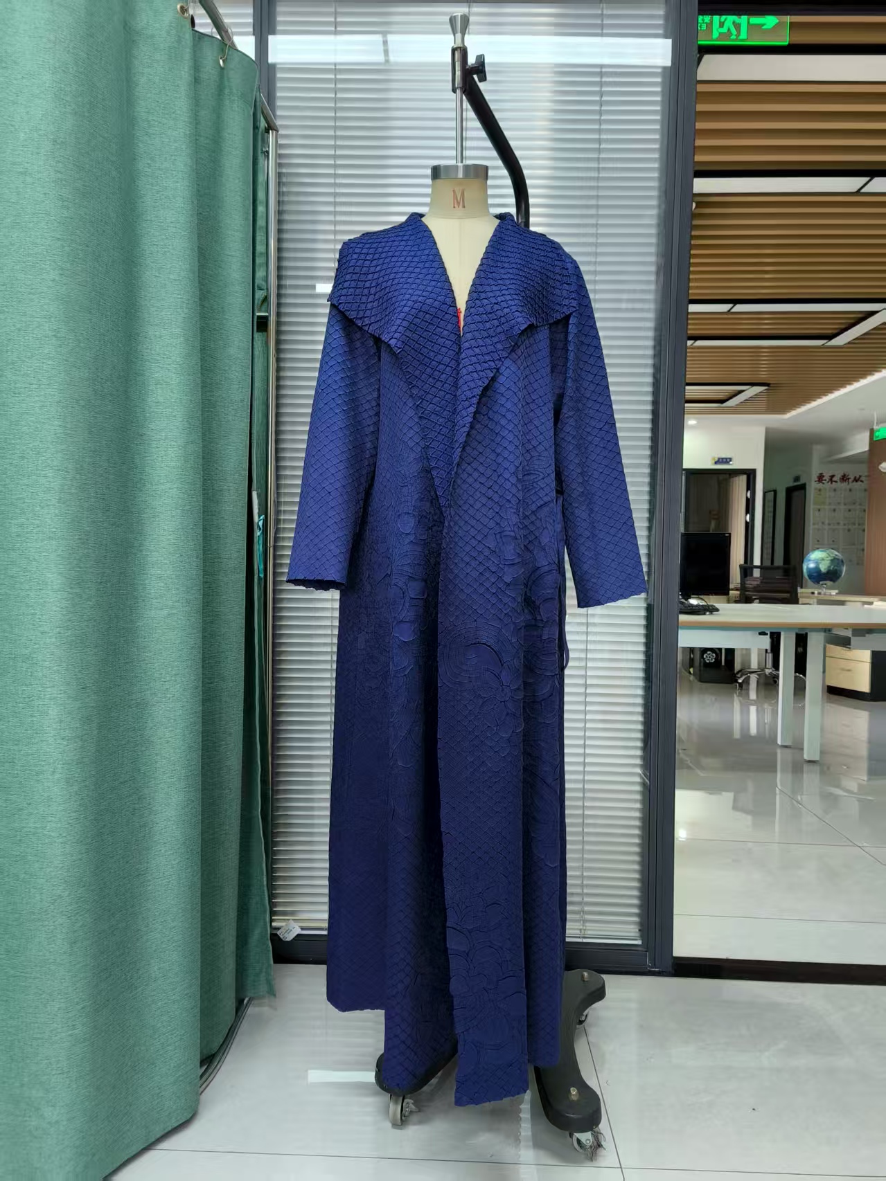 สีน้ำเงิน