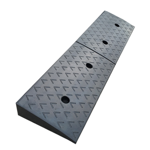 Factory <strong>Direct</strong> Parking Lot Loading Dock Forklift Vans Passing Kerbside <strong>Ramps</strong> Warehouse Driveway Roadside Rubber Curbs <strong>Ramp</strong> - Product Image 3