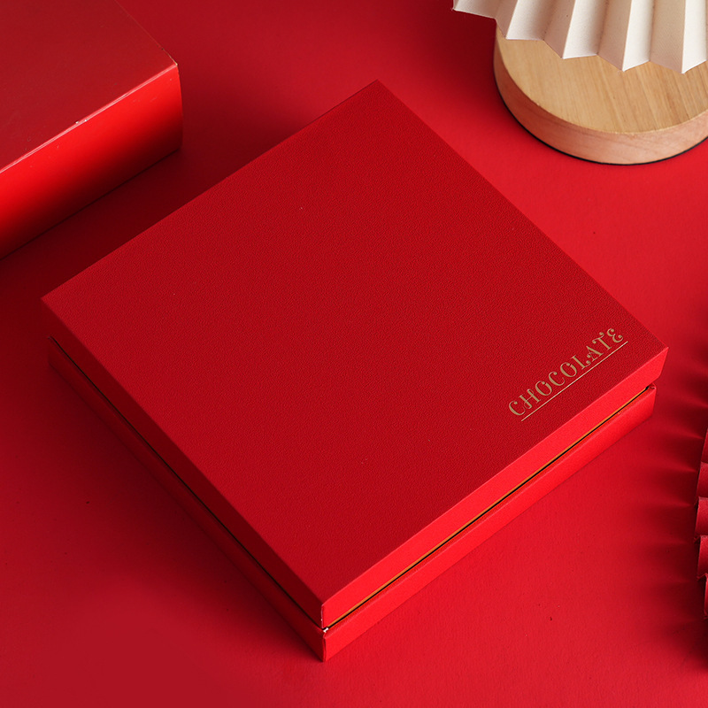 Caja de regalo de 9 rejillas en tono de piel rojo.