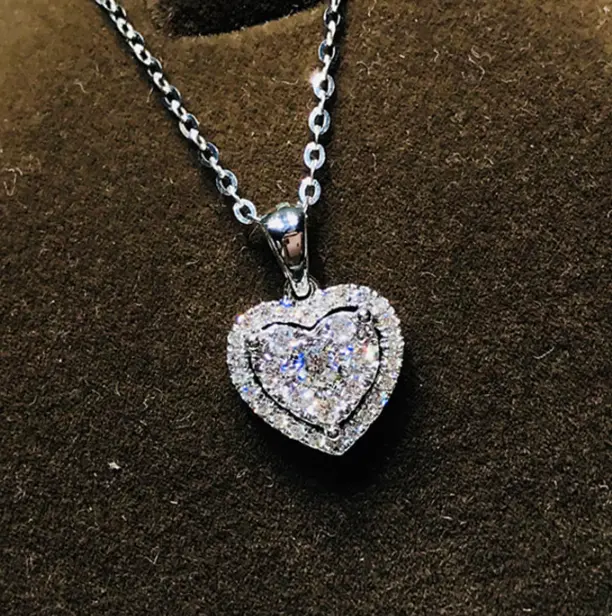 Colgante de corazón con diamantes de imitación para mujer, joyería femenina con diamantes de imitación concentrados, piedra Mosang