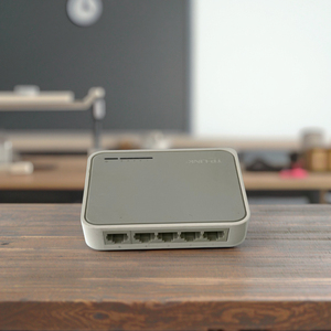 สวิตช์เครือข่ายมือสอง TL-SF1005 TP-LINK + 5พอร์ต10/100Mbps พร้อม QoS Snmp สำหรับการเชื่อมต่ออินเทอร์เน็ตบาร์และกล้อง IP - Product Image 2
